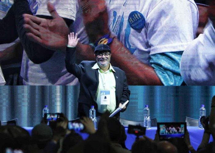 ¿Le quedó grande a Timochenko la democracia ampliada?