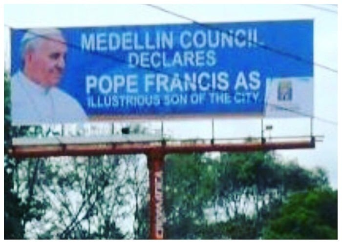 Concejo de Medellín no se ha enterado que el papa es argentino