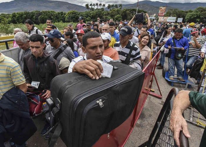 ¿Abordar la situación de los venezolanos desde la óptica de refugiados?