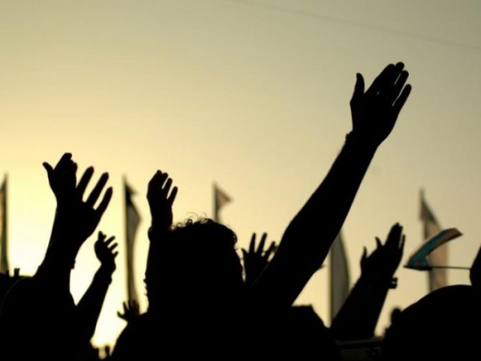 El día que nos cambiaron oro por espejos