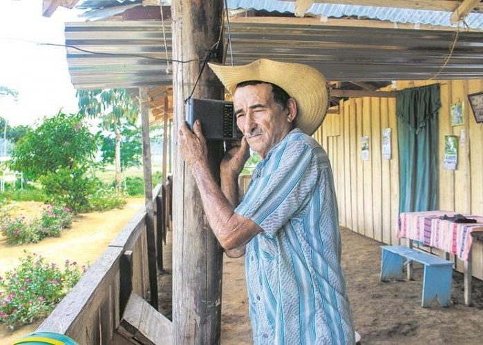 Ni piratas, ni clandestinas, somos emisoras legítimas con licencia para educar