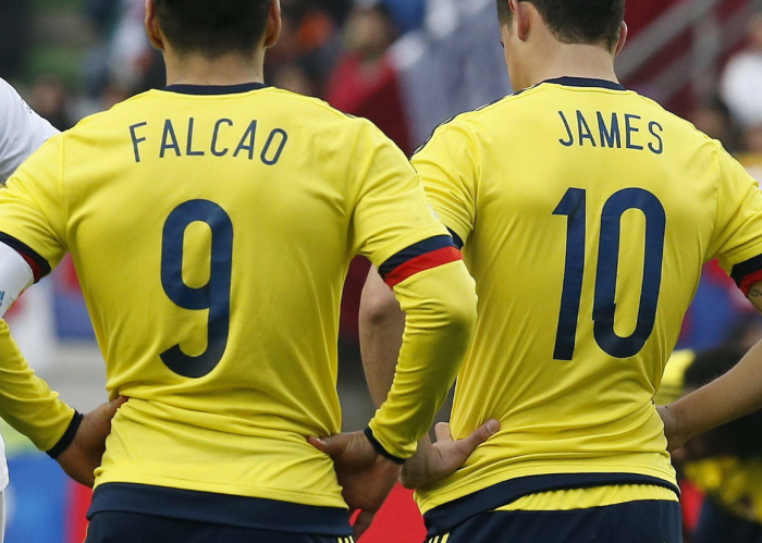 James se vistió de ruso y Falcao de canciller