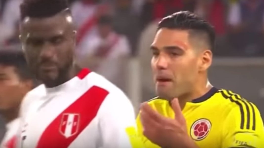Video: el momento en que Colombia y Perú arreglan el empate para sacar a Chile