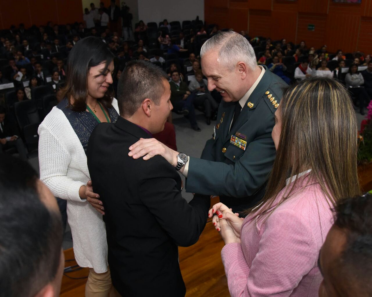 Ejército entregó 107 libretas militares a jóvenes acogidos por el Bienestar Familiar
