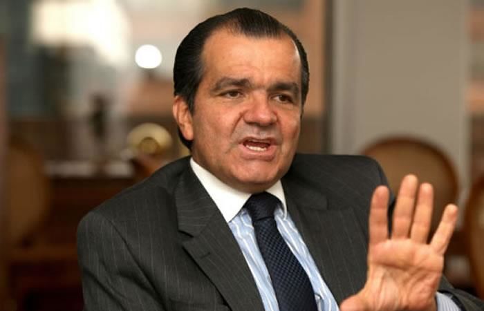 Zuluaga regresa a la contienda política