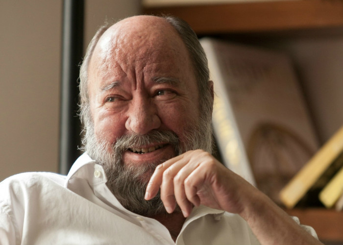 “Al contemplado de Antonio Caballero lo que le hizo falta fue que lo pusieran a trabajar” el ataque de Uribe al columnista de Semana