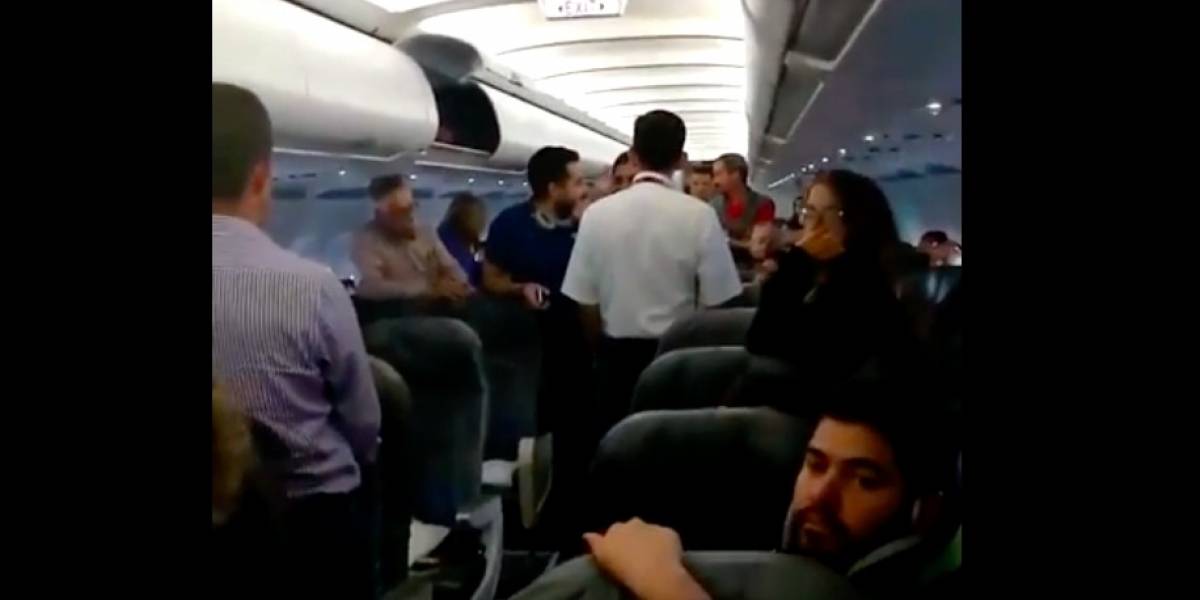 Avianca aclara incidente de pasajero con piloto en El Salvador