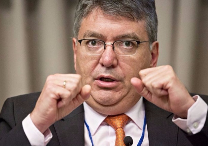 Minhacienda ahorca las consultas mineras y las revocatorias