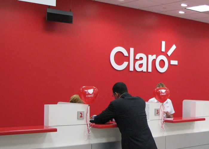Y a usted, ¿cómo le va con Claro? A mí, más bien oscuro