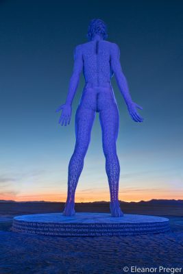 En cuerpo de mujer de 13 metros de altura - -- Las2orillas - En cuerpo de mujer de 13 metros de altura