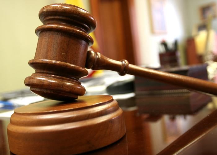 Los costes jurídicos de la “justicia transicional” y la responsabilidad a quien le corresponde la defensa de la Constitución