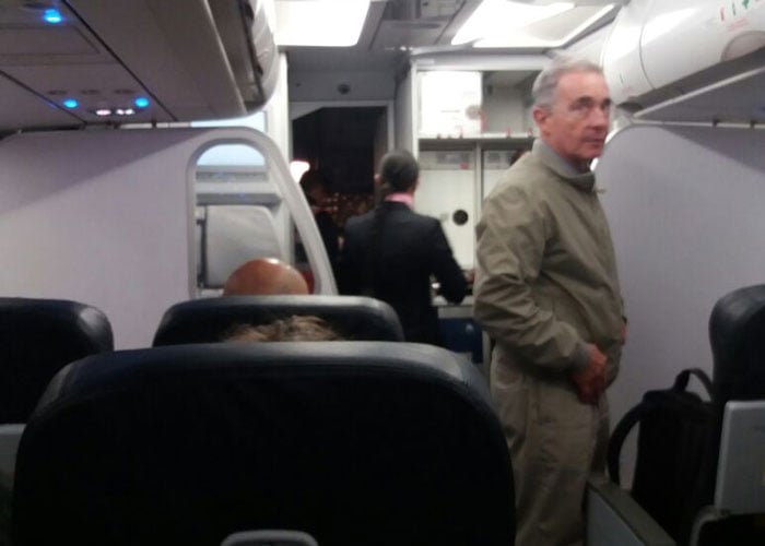 A Uribe el paro de Avianca lo puso a viajar en Viva Colombia