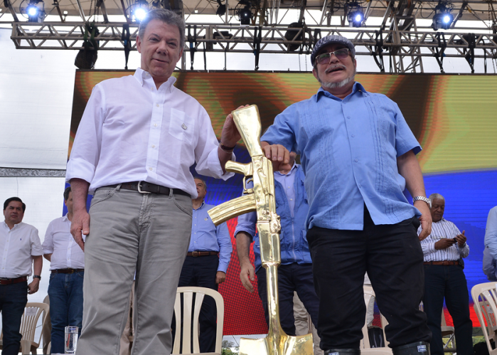 Colombia, sin armas no hay paraíso