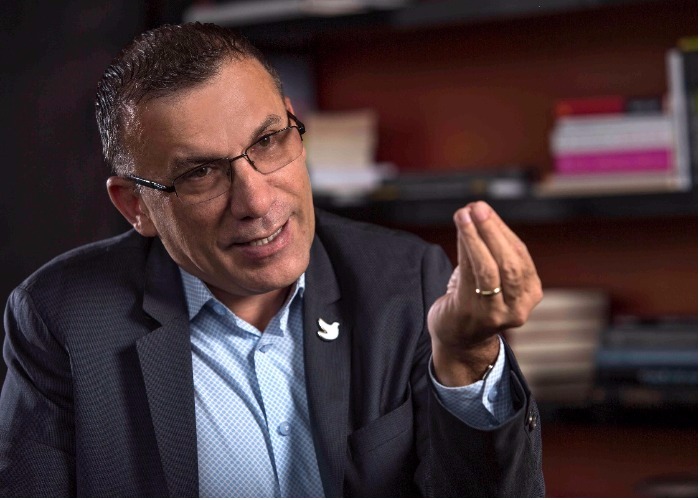 La última voltereta de Roy Barreras: atravesársele a la JEP que él ayudó a construir