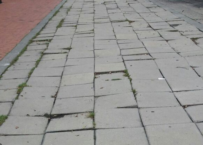 El desastre de los andenes bogotanos