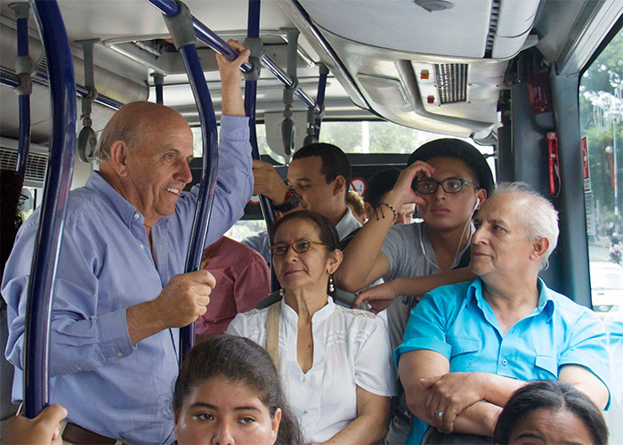 El frenesí laboral de Maurice Armitage no garantiza buenos resultados para la ciudad