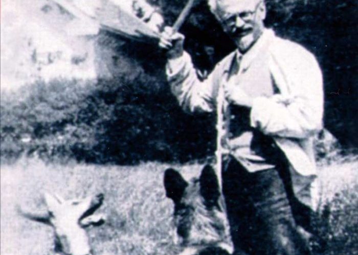 “El hombre que amaba los perros” o la parábola del estalinismo