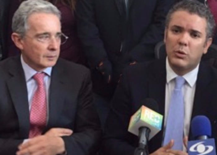 ¿Por qué ya no quieren tanto a Uribe en el Centro Democrático?