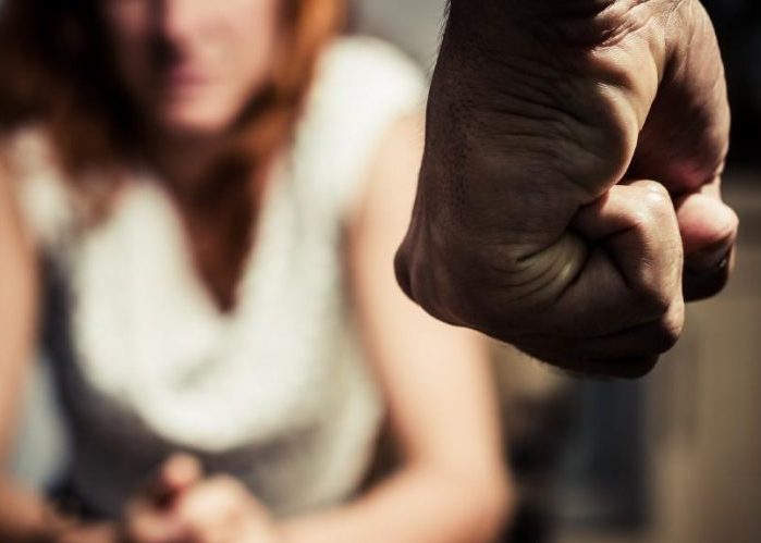 Los machos alfa poderosos también violan