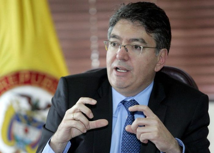 Ministro Cárdenas, ¿para qué sirvió la subida del IVA al 19%?