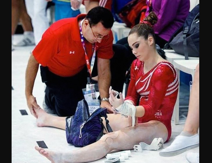 La juez que mandó a la cárcel al acosador del equipo gimnasia de Estados Unidos