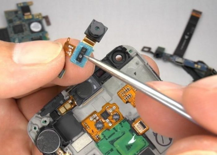 A cuáles riesgos se enfrentan los técnicos de teléfonos móviles