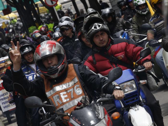 ¿Restringir a los parrilleros hombres no es discriminación de género?