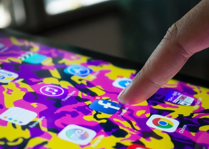 La democracia en Colombia rendida a los pies de las redes sociales