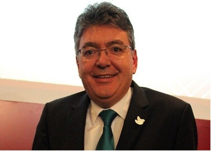 El Ministro Cárdenas se dio la pela: puso en venta las acciones en Movistar
