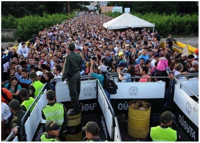 Ciento dos mil venezolanos listos para votar en las elecciones colombianas