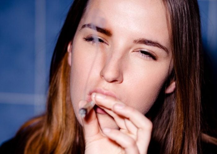 Fumar bareta: un placer de mujeres inteligentes