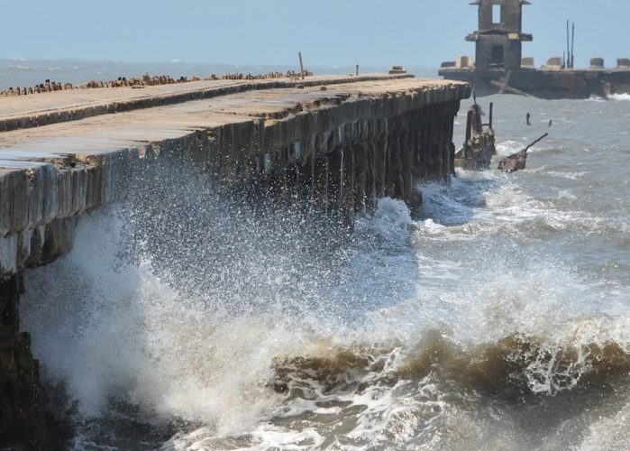 Puerto Colombia, el muelle marítimo que se ahoga en el olvido