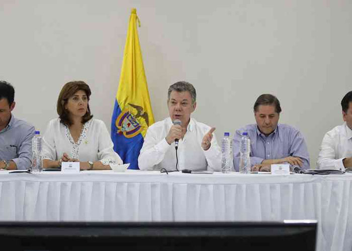 Qué hay detrás de la ayuda humanitaria de Santos a los venezolanos