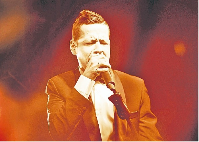 La horripilante estatua de Martín Elías: FOTO