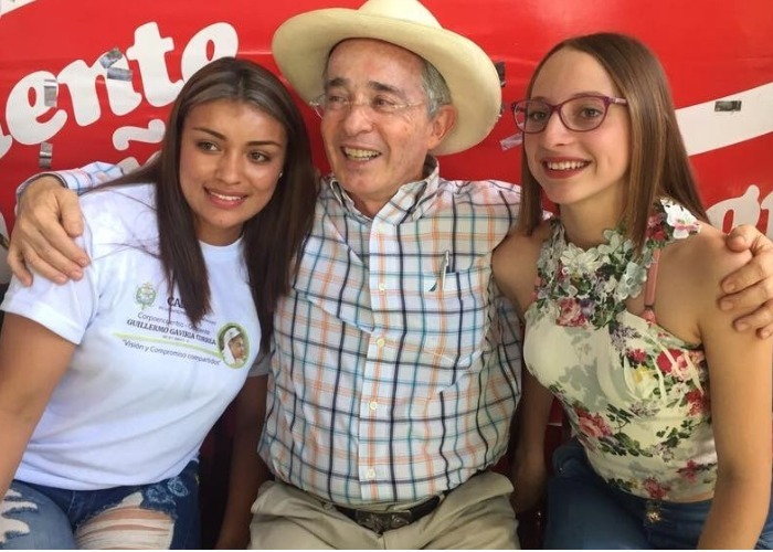 Uribe se volvió todo blandito y amoroso