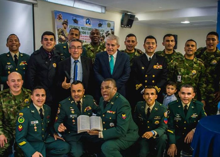 Qué pasa con los militares que quieran usar su uniforme en la Iglesia Pentecostal Unida de Colombia
