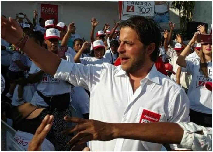 Rafael Escrucería, con billete en mano, se quemó al Congreso