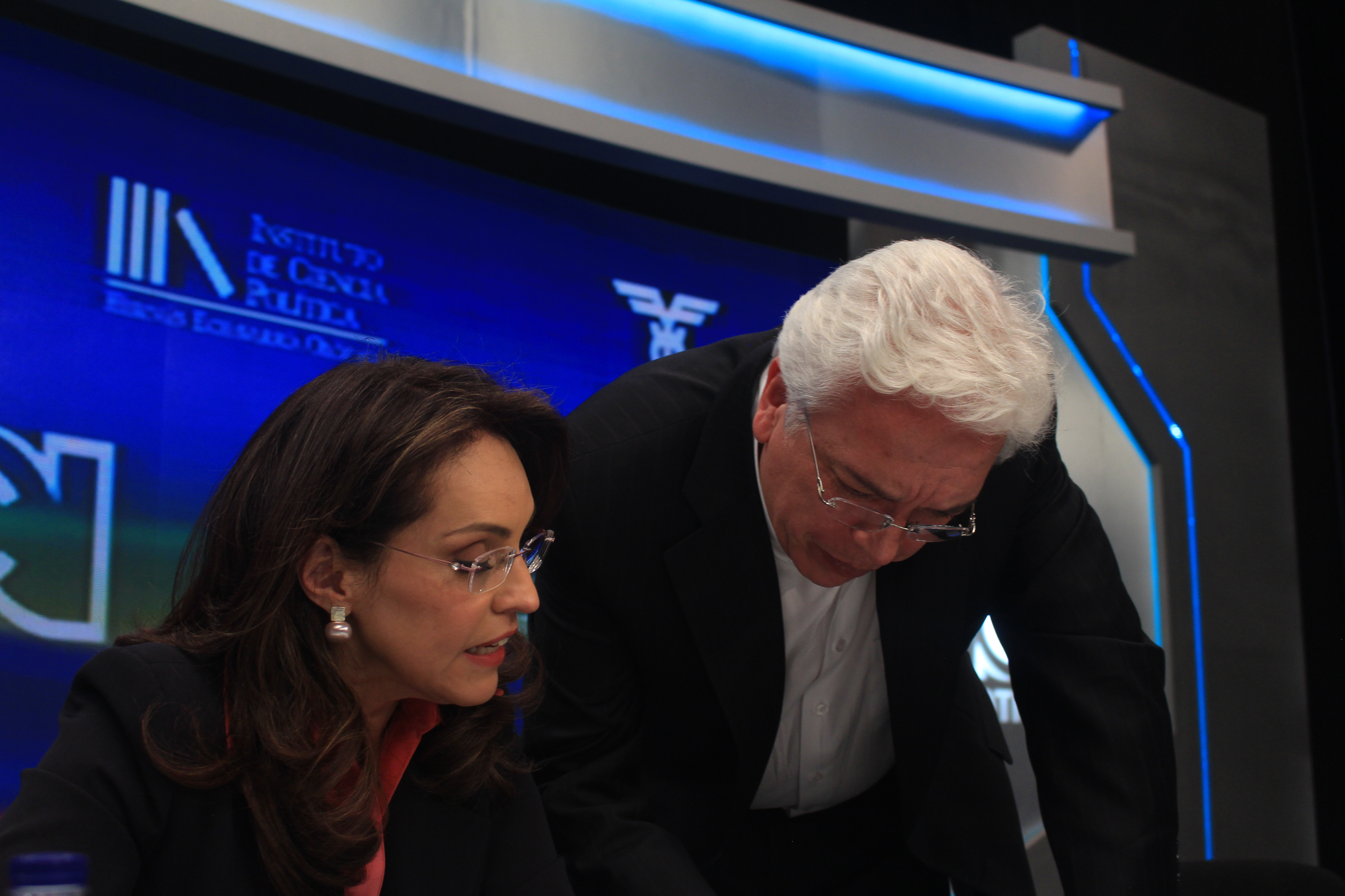  - [FOTOS]: Lo que no se vio en el debate presidencial de RCN