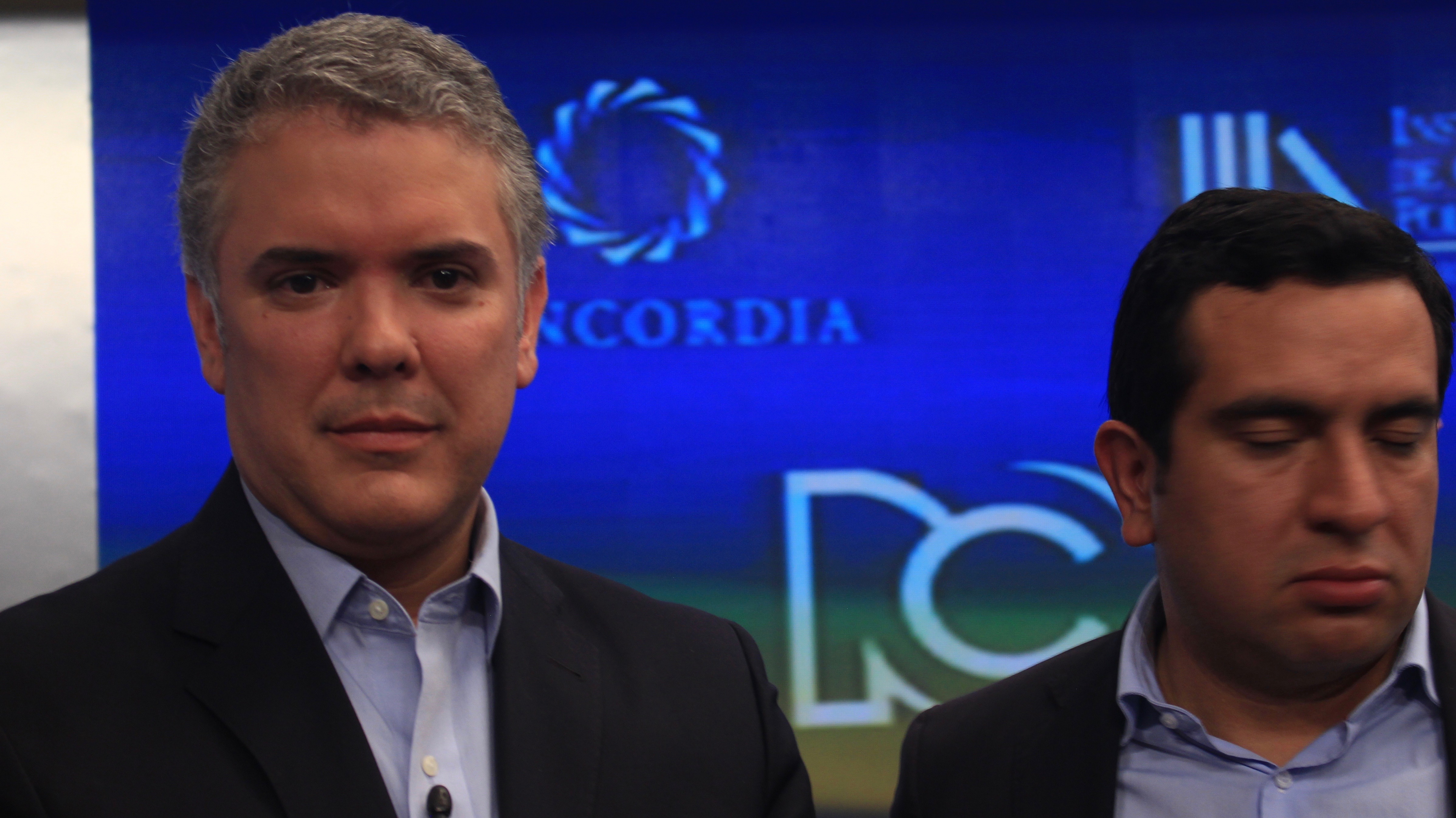  - [FOTOS]: Lo que no se vio en el debate presidencial de RCN