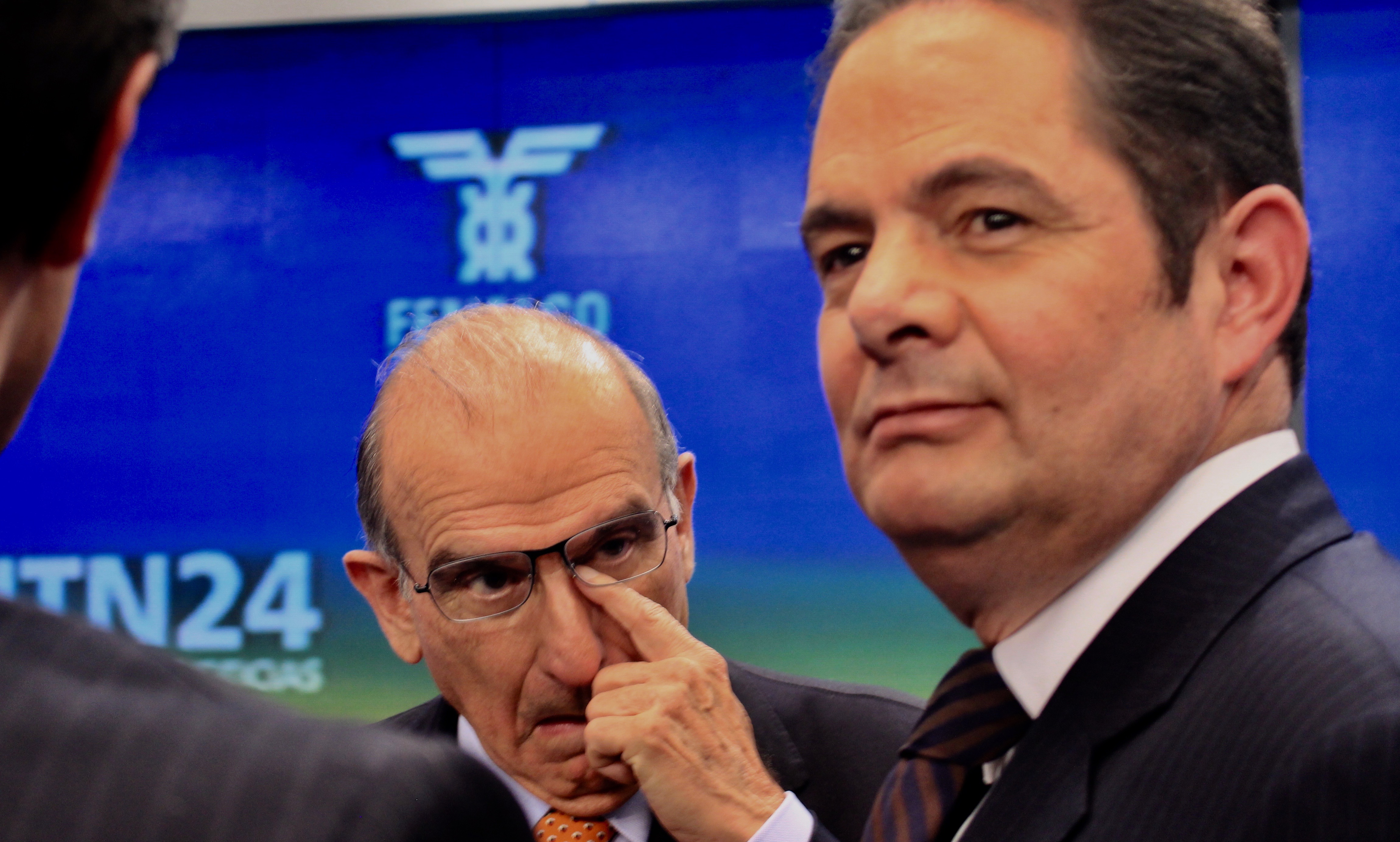  - [FOTOS]: Lo que no se vio en el debate presidencial de RCN