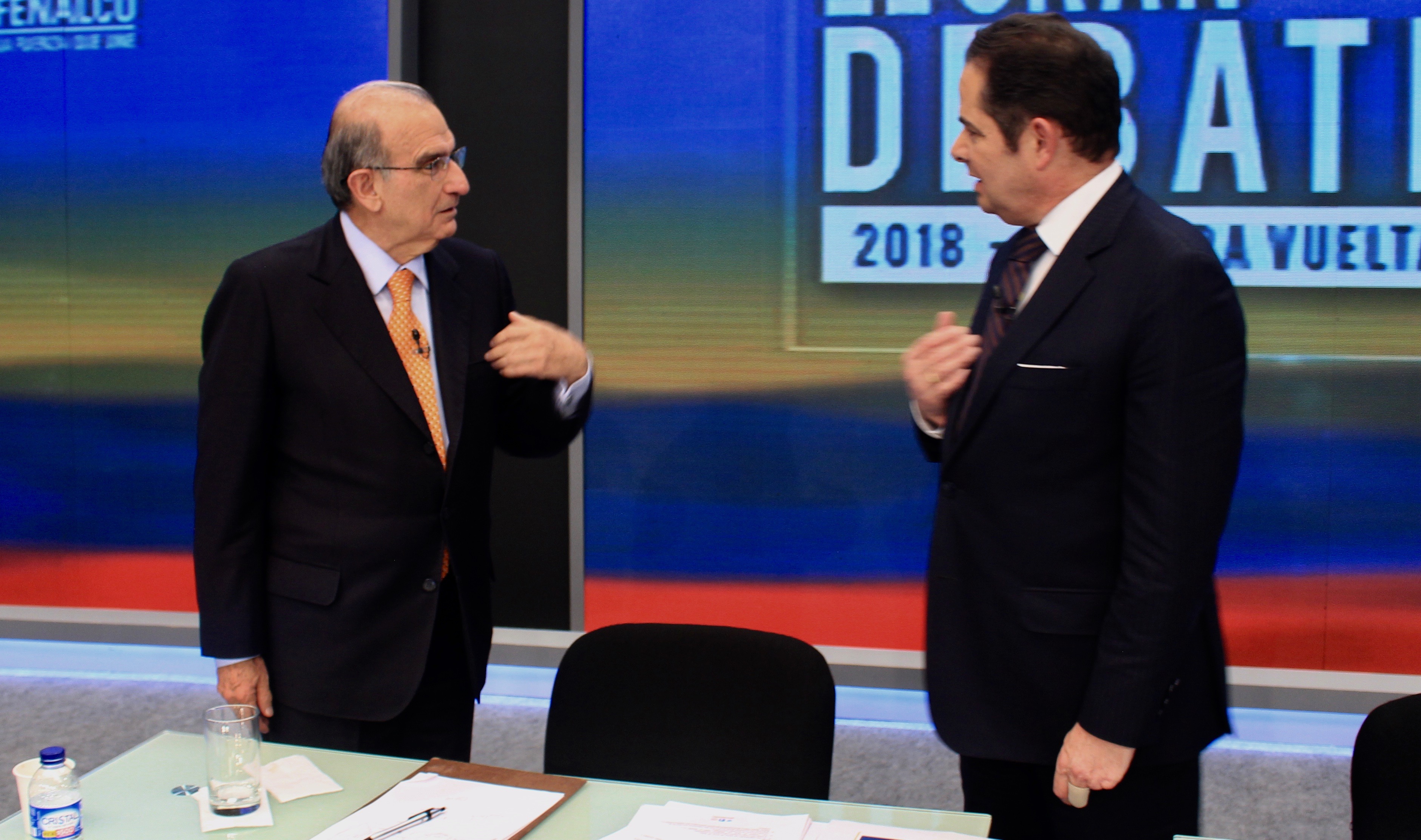  - [FOTOS]: Lo que no se vio en el debate presidencial de RCN