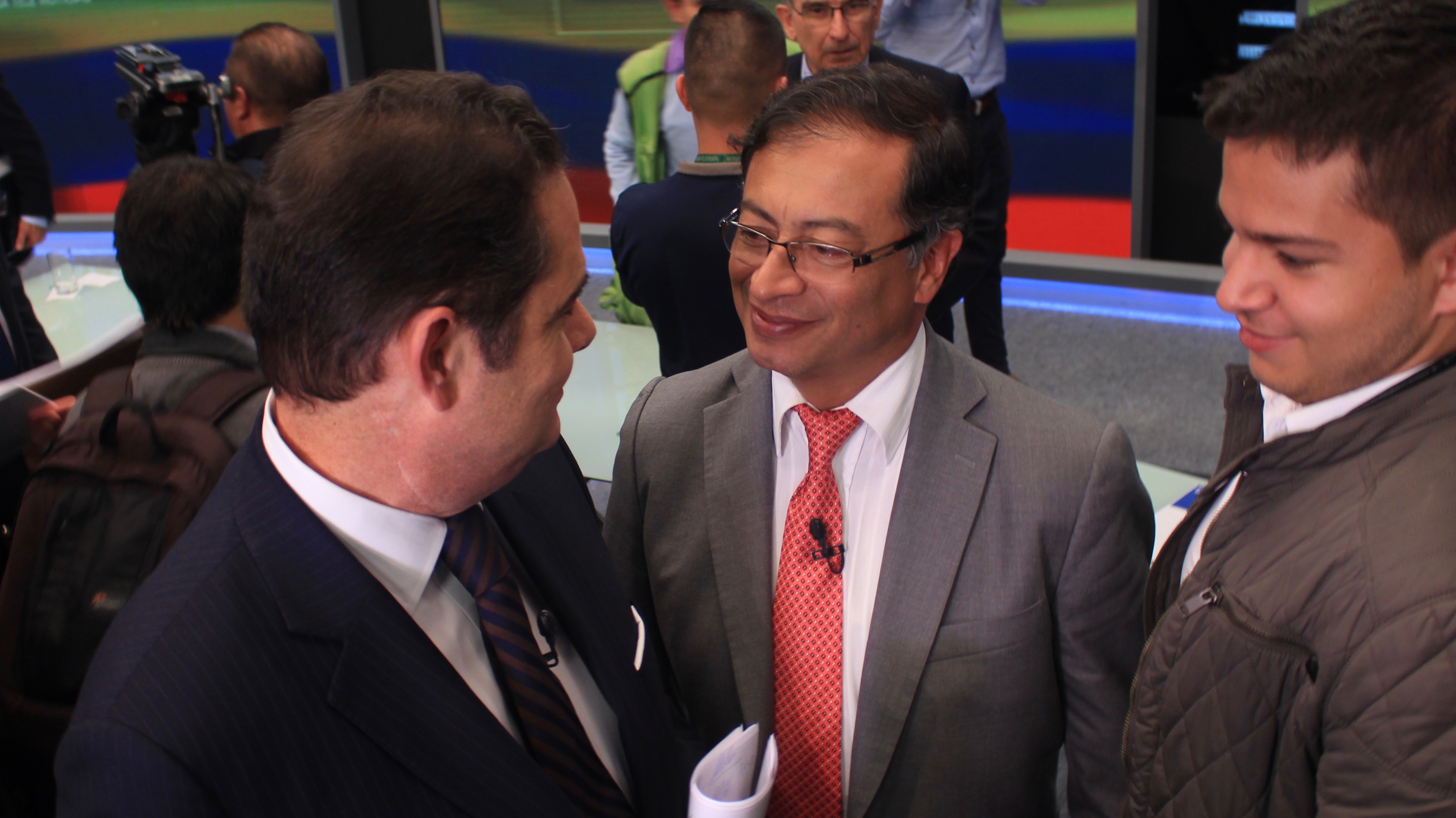  - [FOTOS]: Lo que no se vio en el debate presidencial de RCN