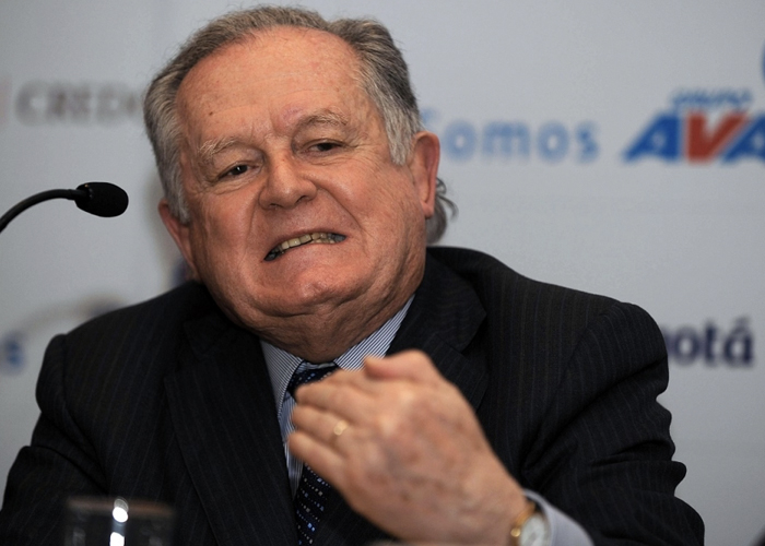 Luis Carlos Sarmiento quedó vacunado y no apoyará campañas presidenciales