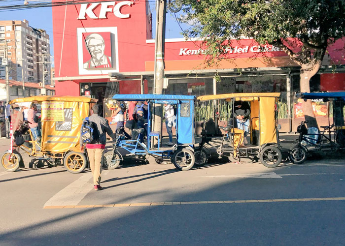 Mototaxis fuera de control en Bogotá: ¿quién está detrás?