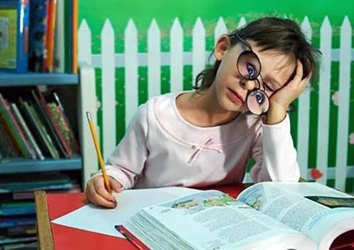 Los niños aburridos