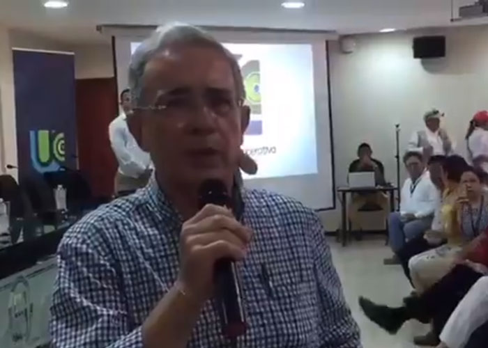 Sobre cómo el lenguaje delata al senador Uribe