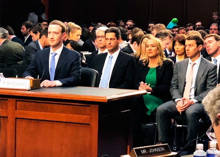 El billonario Mark Zuckerberg en la picota pública