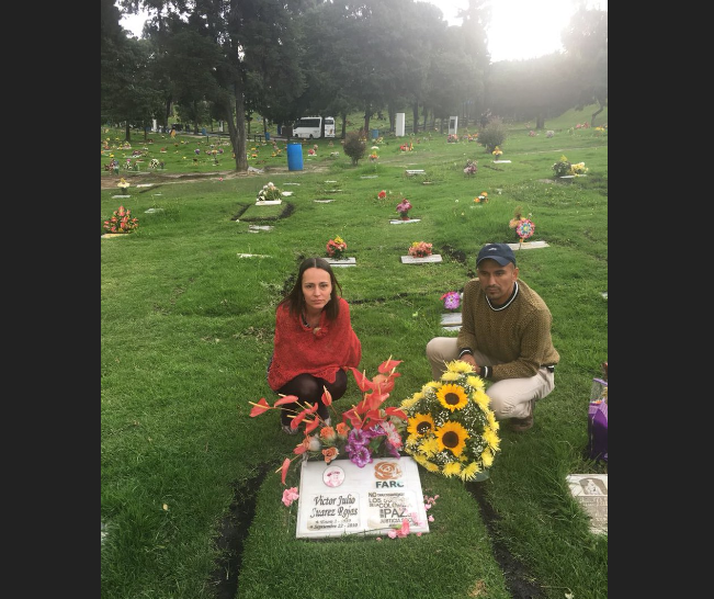 La visita de Tanya a la tumba de Jojoy