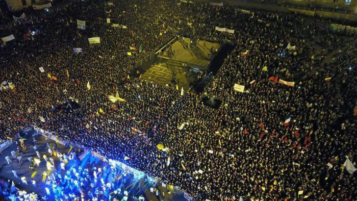  - En una Plaza de Bolívar colmada, Petro cierra campaña