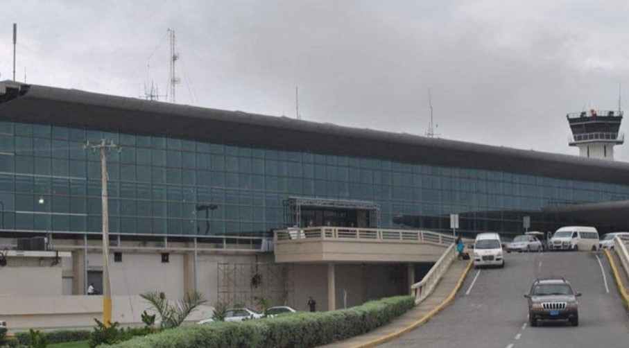  - Vidrios y fachadas de aluminio Tecnoglass en los principales aeropuertos del país